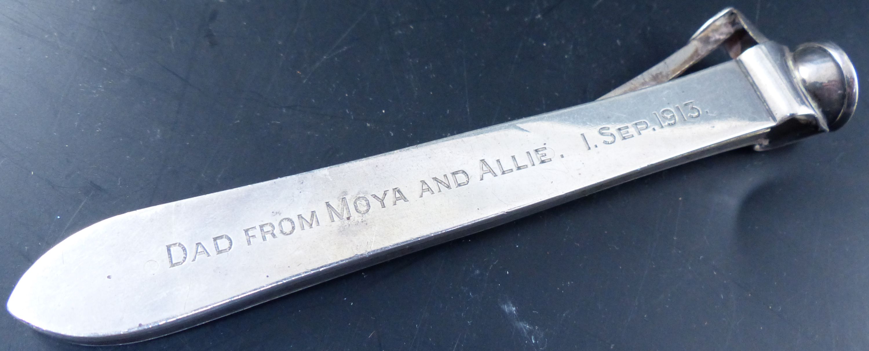 A George V silver mounted cigar cutter, 12.1cm.